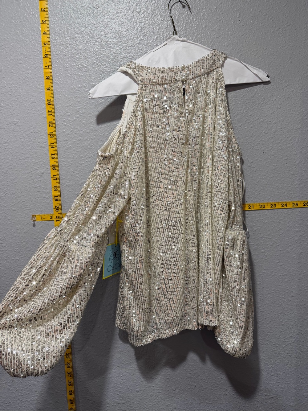 NWT CeCe Champagne Sequin Cold Shoulder Holiday Blouse Size Medium - Picture 5 of 7